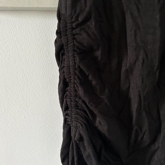 Guess Sleeveless Tank Top (NWOT) - Picture 5 of 10